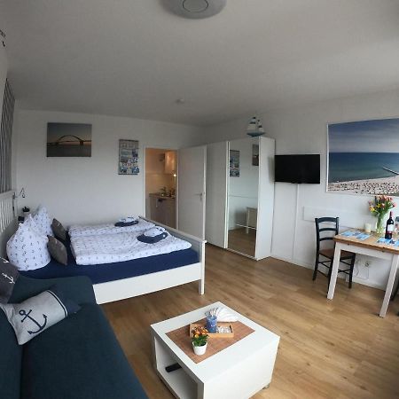 1 Apartment Mit Yachthafenblick Fehmarn Bagian luar foto